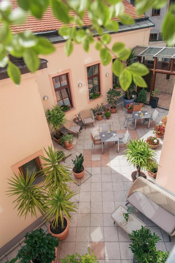 Hotel Lucia image 4