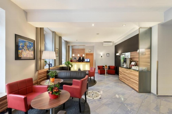 Hotel Lucia image 8